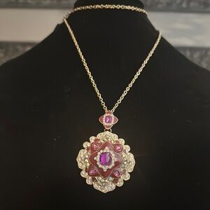 Elegant Gold and Pink Pendant Necklace